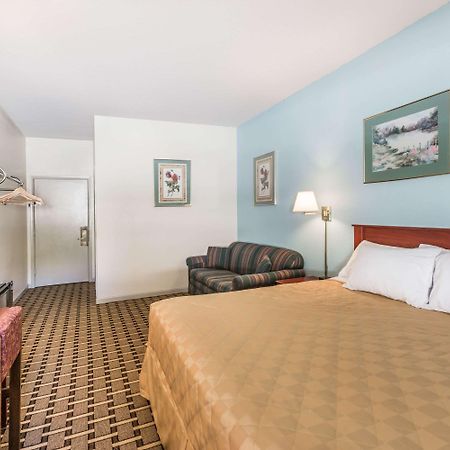 Super 8 By Wyndham Knoxville Downtown Area Exterior foto