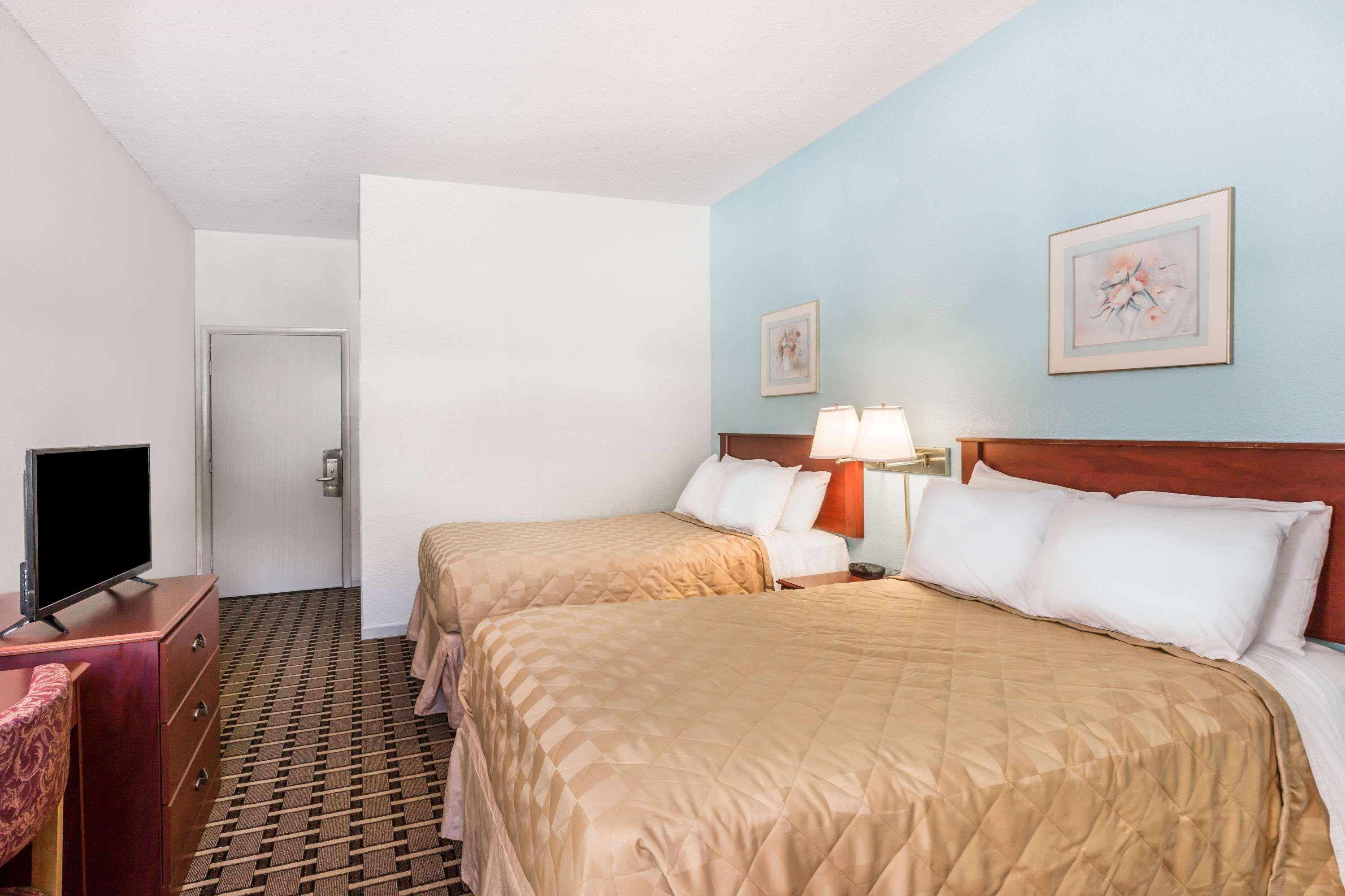 Super 8 By Wyndham Knoxville Downtown Area Exterior foto