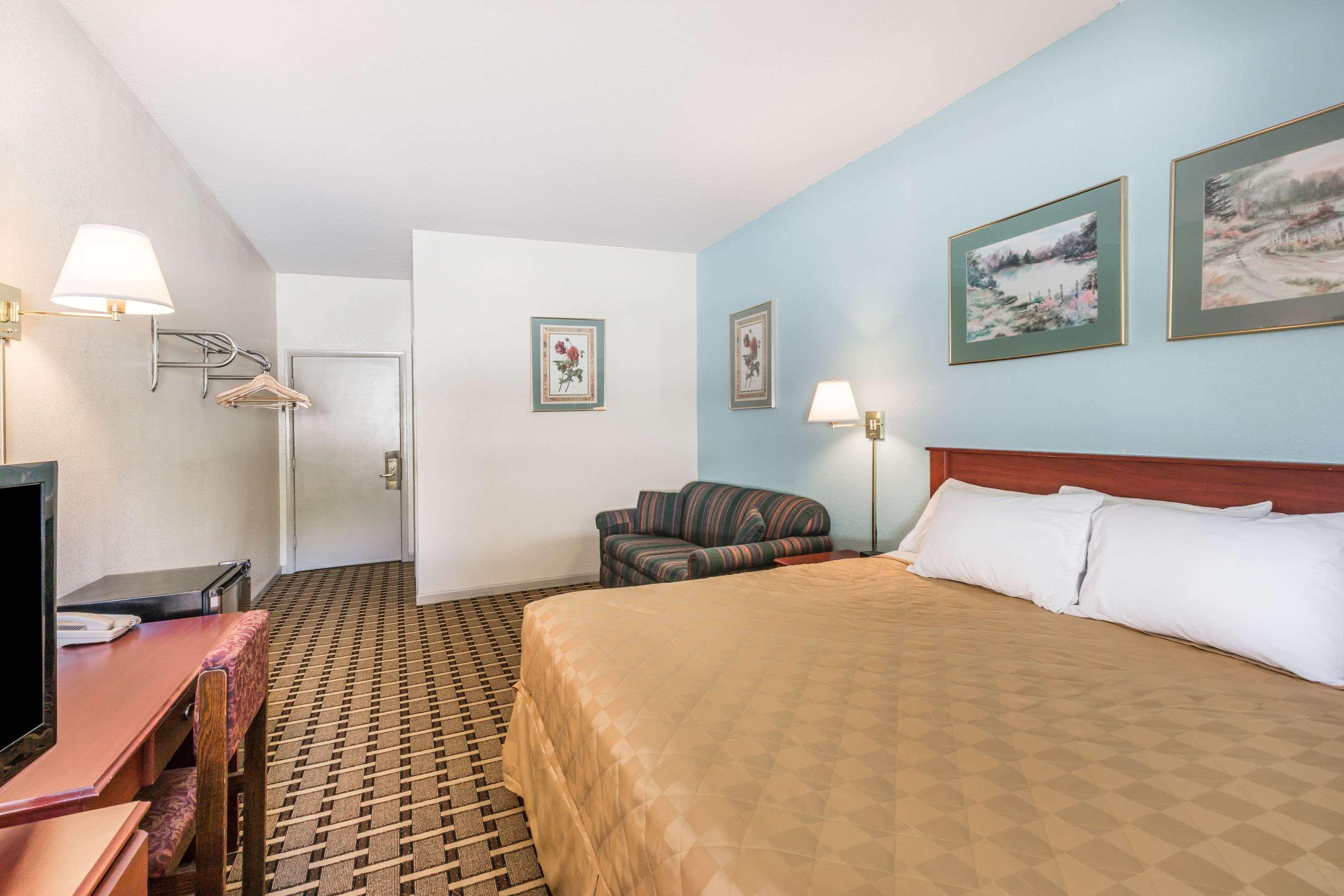 Super 8 By Wyndham Knoxville Downtown Area Exterior foto