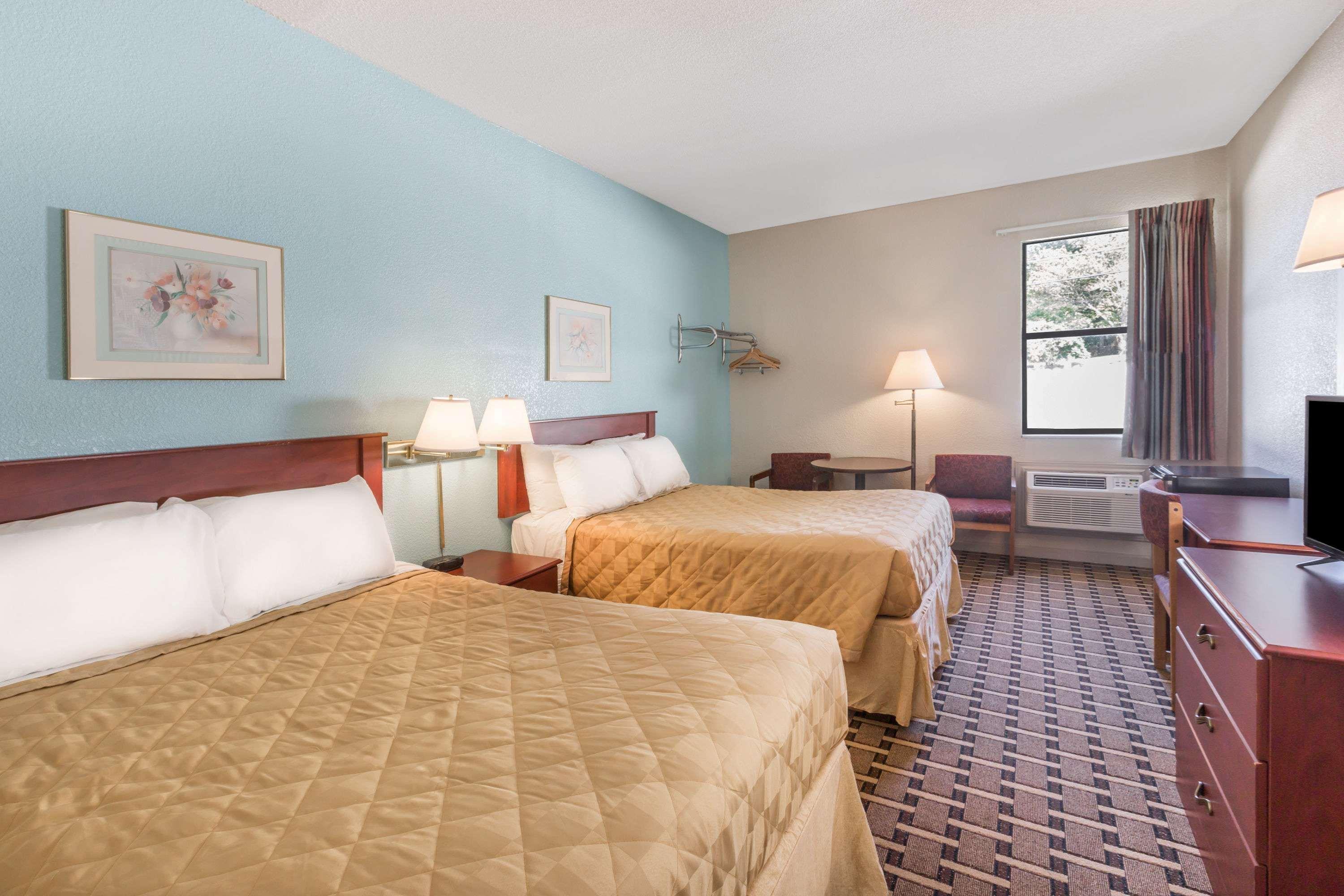 Super 8 By Wyndham Knoxville Downtown Area Exterior foto