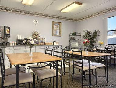 Super 8 By Wyndham Knoxville Downtown Area Restaurante foto